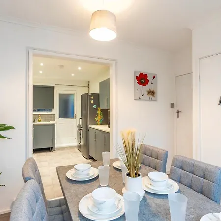 3bedroomsami Detached House *